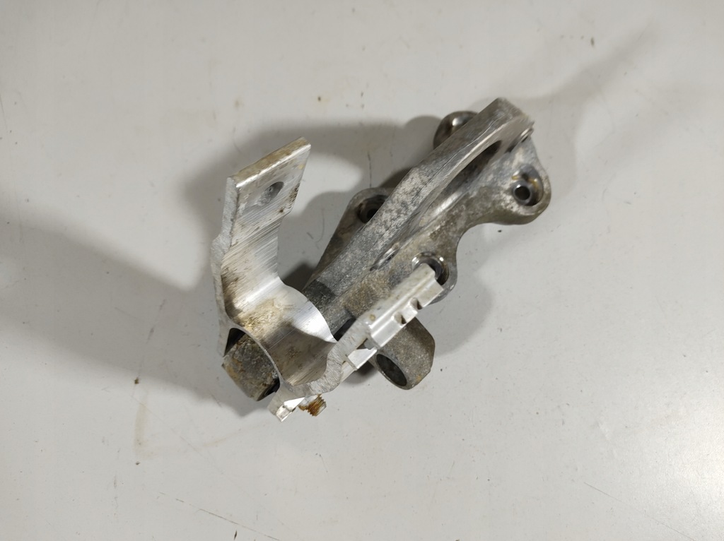 фото №6, Volvo v60 2.0 d4 18r- кронштейн підпора піввісь 31339951