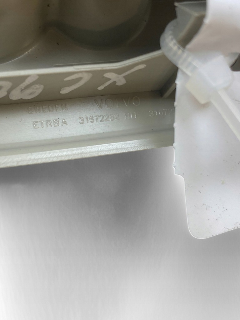 фото №7, Volvo xc90 пластиковый элементы потолочный