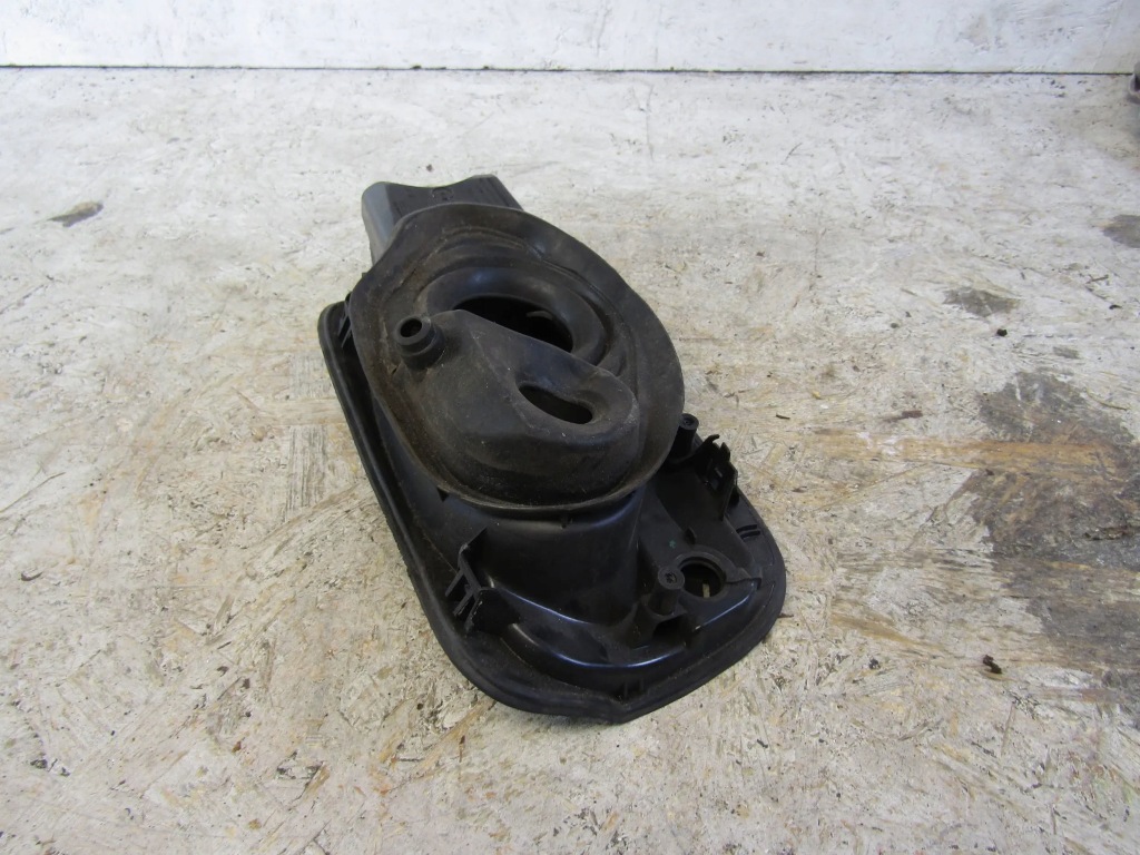 Audi a5 8w6 кришка заливної пального 8w8809906a Зі Шроту