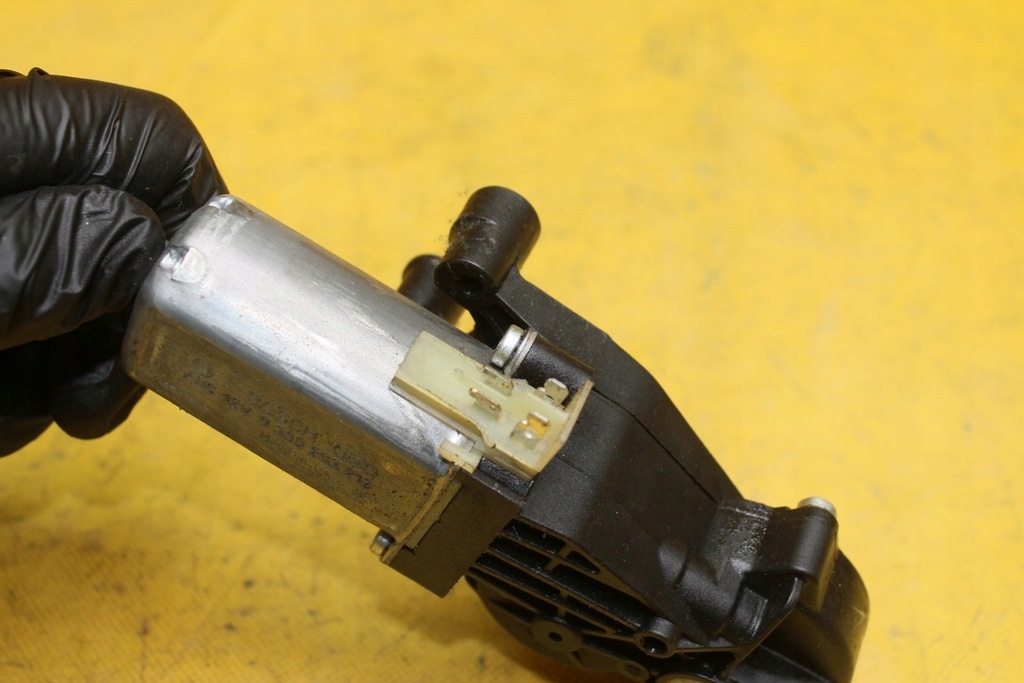 фото №5, Моторчик сиденье правый перед mercedes w211