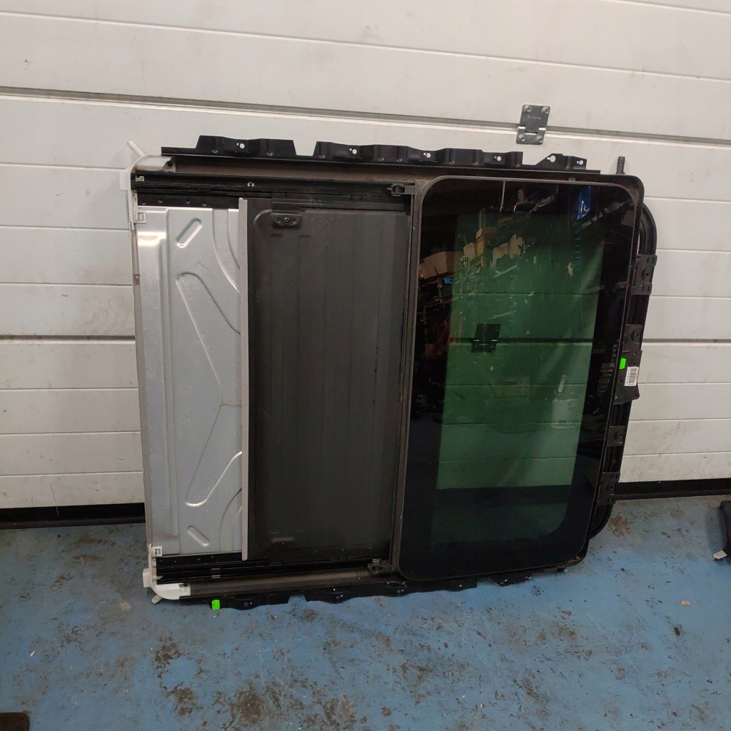 фото №1, Bmw e60 люк скляний скло