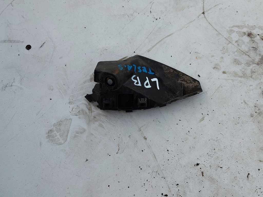 фото №1, Направляющая крыла левый перед tesla model s