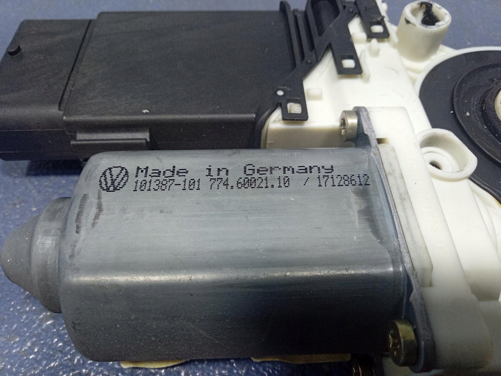 фото №5, Vw new beetle i моторчик скло перед правий 1j2959801d