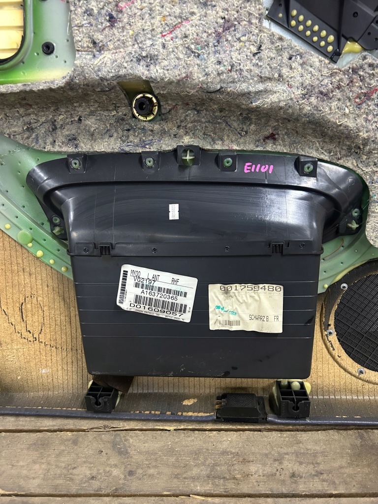 Обшивка дверь обивка правый перед передний mercedes ml w163 lift Недорого