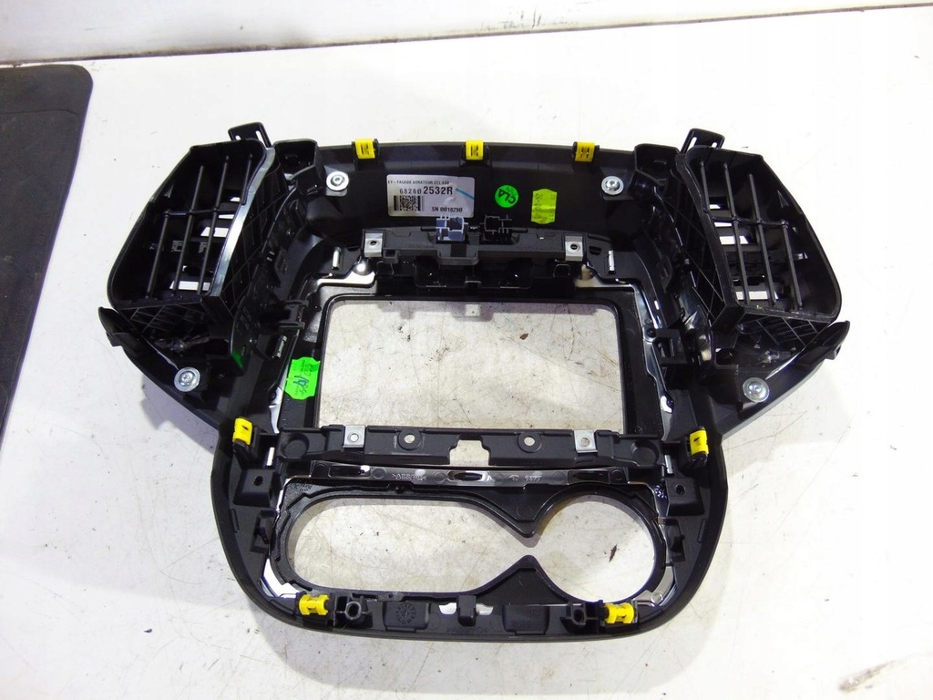 фото №5, Рамка защита радио панель captur 682602532r