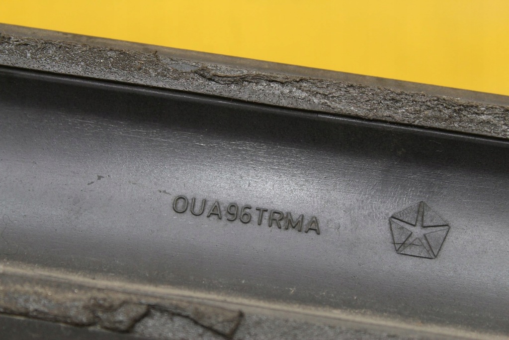 фото №8, Молдинг двері правий перед pacifica i