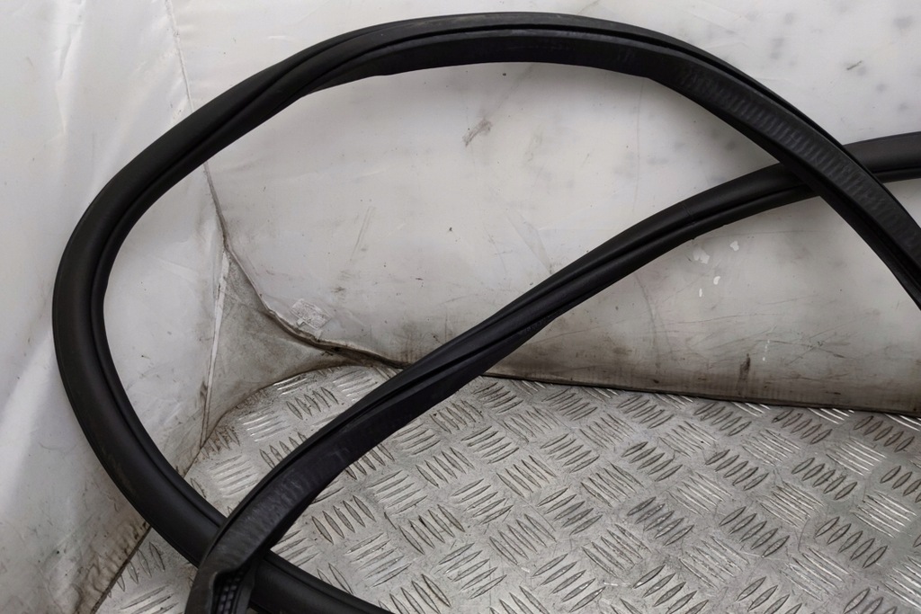 фото №9, Прокладка передніх лівих двері vw id.5 e39 11a867911b electric 150kw