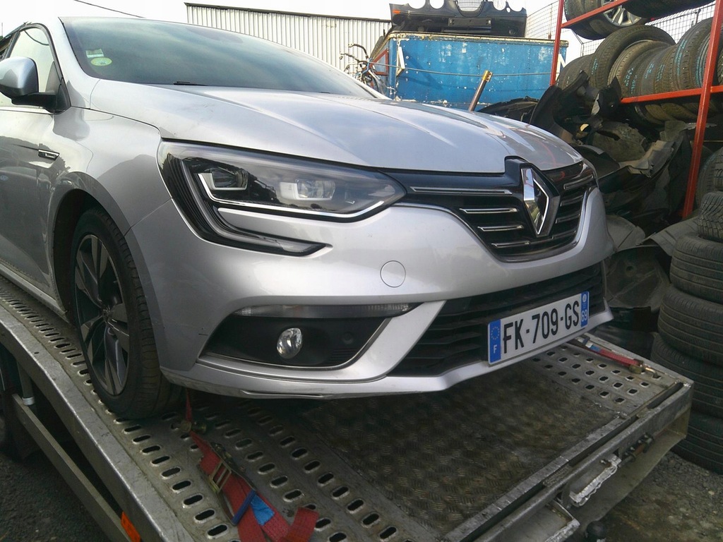 фото №1, Renault megane iv 4 четверть левая правая передняя