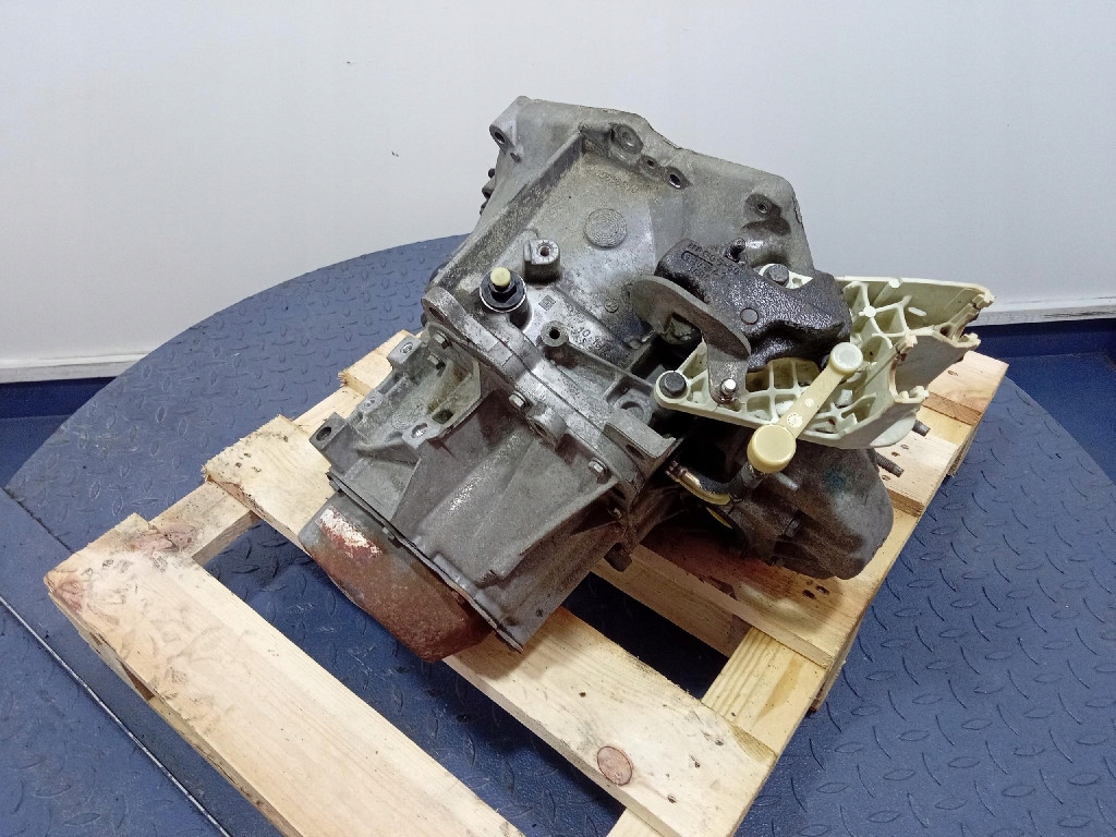 Citroen c4 1 рестайлінг  08- коробка передач передач механічна 20dm75 dv6ated4 в Україні