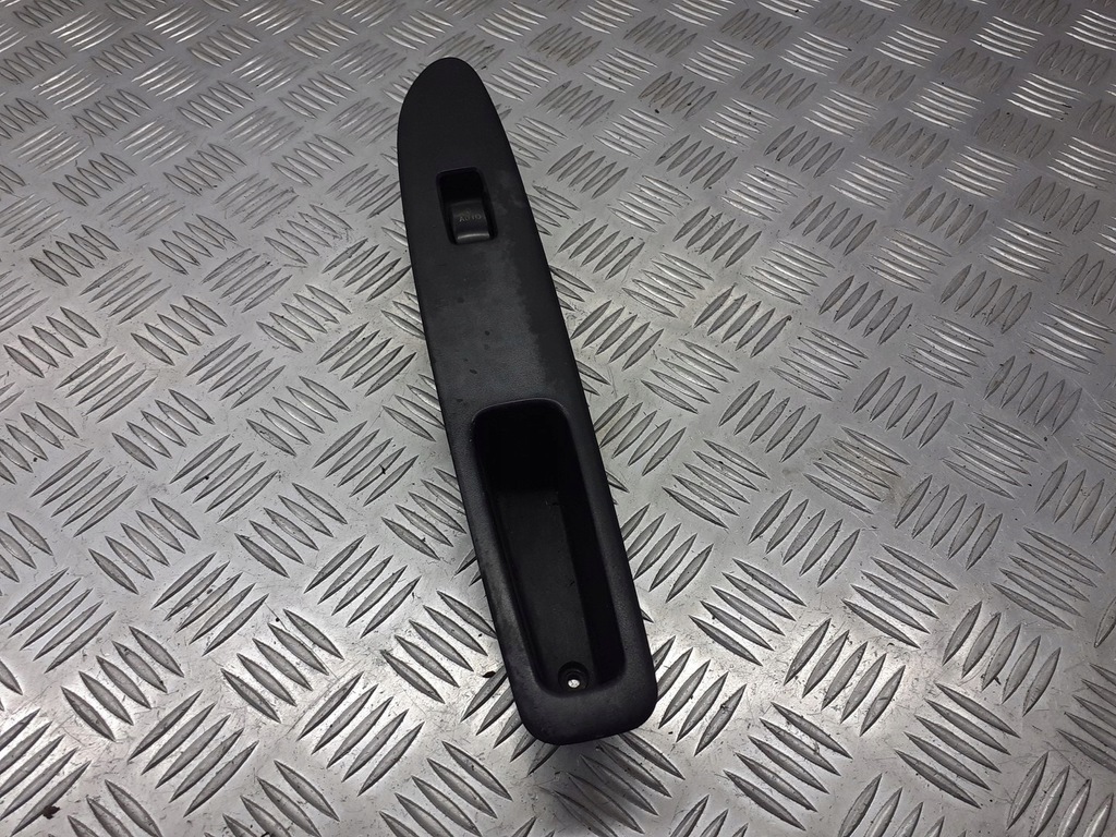 фото №1, Панель стекло правый перед toyota avensis verso