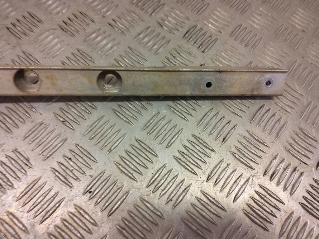 Tesla model 3 2019 кронштейн аккумулятор Оригинал