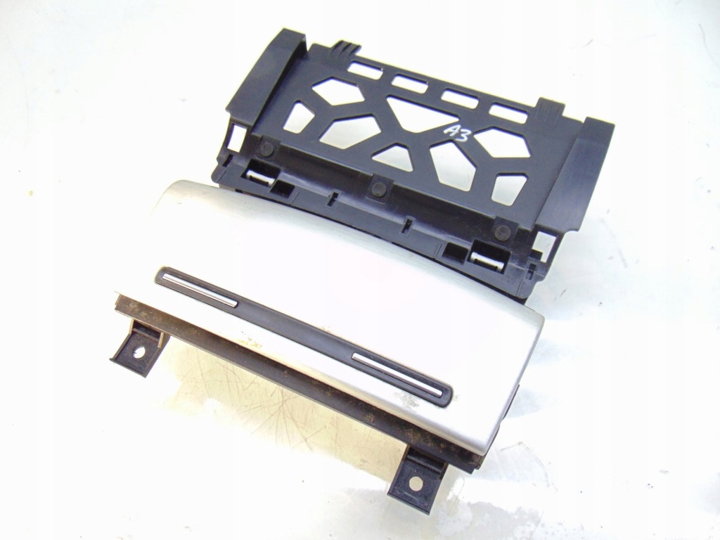 Попільничка перед + drewno audi a3 8p0857951 Зі Шроту