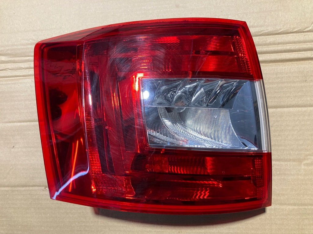 фото №1, Лампа ліва задня skoda octavia iii kombi 5e9945095