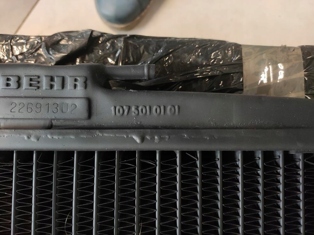 Купить Радиатор воды behr mercedes 107 po восстановление