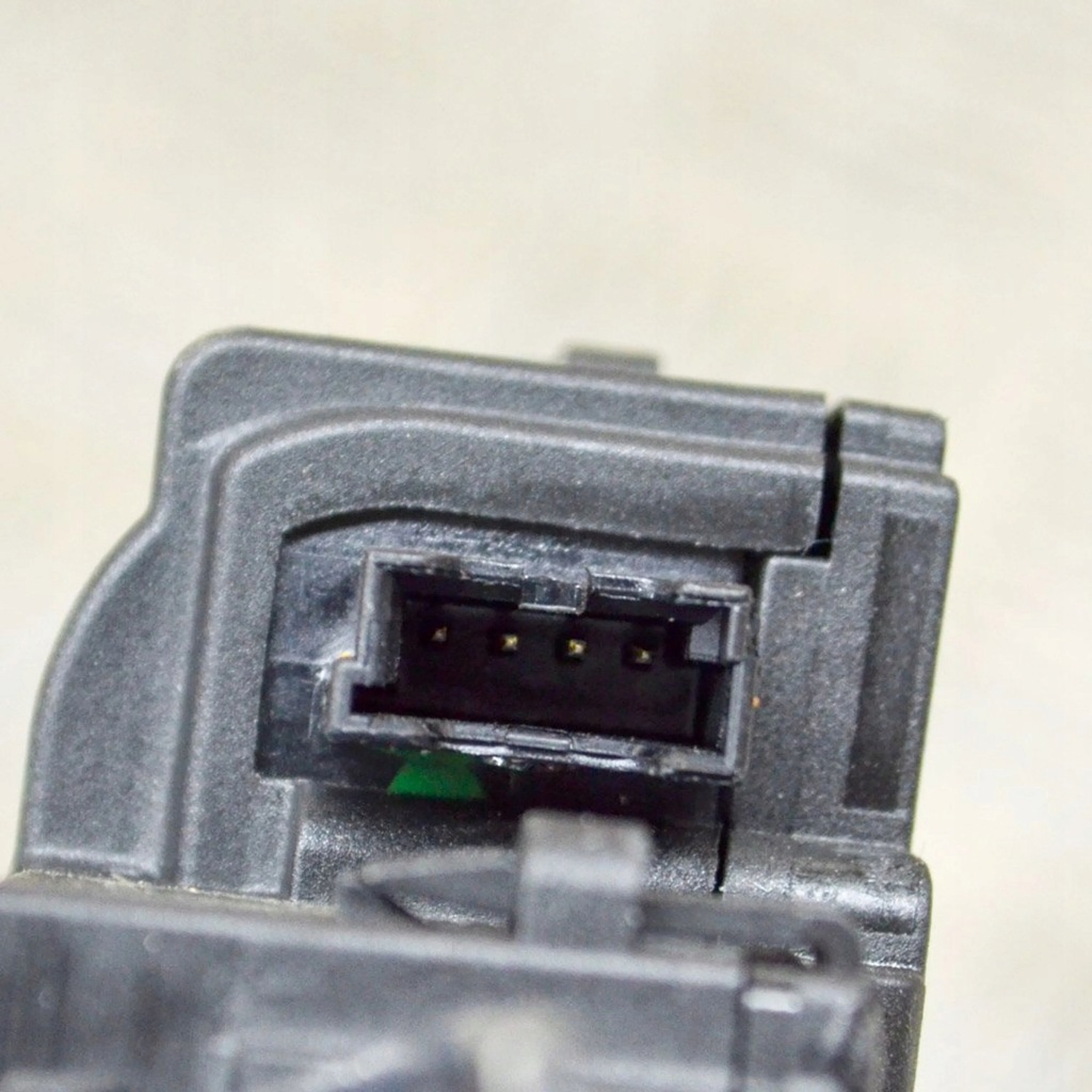 фото №6, Bmw i3 2019 замок крышки задний / багажника