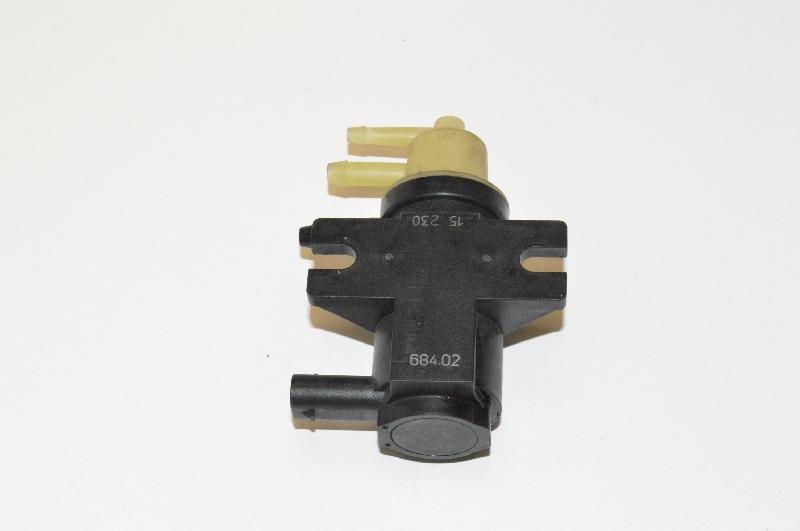 фото №2, Mercedes w205 c class 2015 rhd преобразователь давления