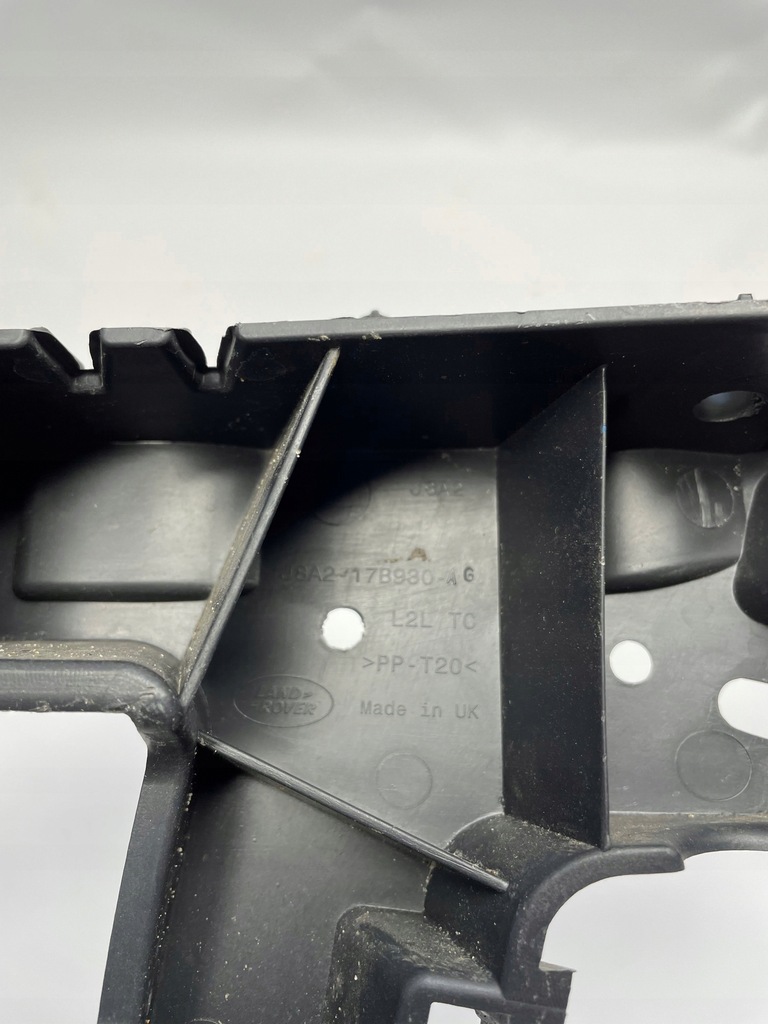 фото №3, Land rover velar l560 направляющая бампера задняя