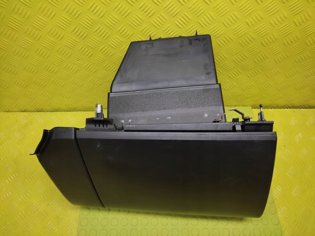 фото №4, Mazda 3 бардачок