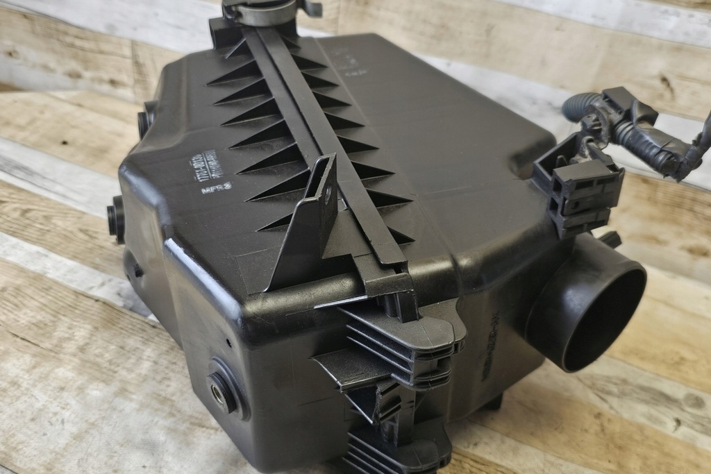 фото №9, Корпус фильтра воздуха pontiac vibe estate 177010d130 1.8l бензиновый 96kw