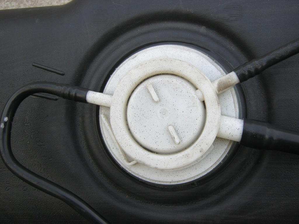 фото №10, Бак топлива bak chrysler sebring iii 2.0