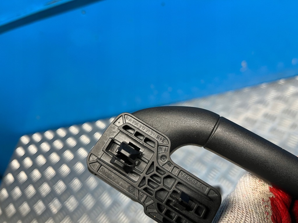 фото №2, Mercedes w212 lift кронштейн ручка стельовий