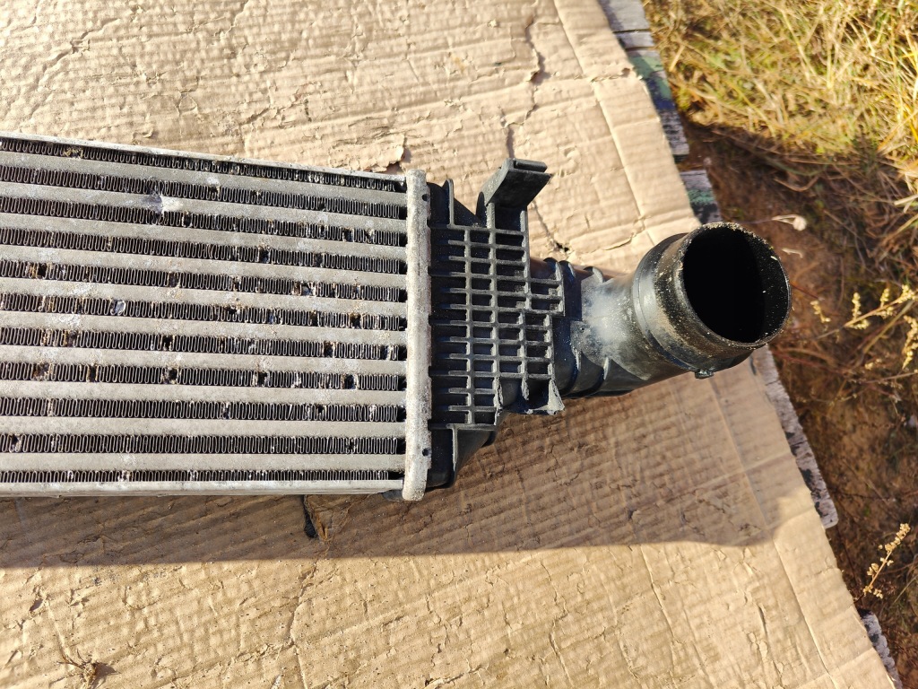 Радиатор интеркулер mercedes w204 c-klasa a2045000500 Недорого