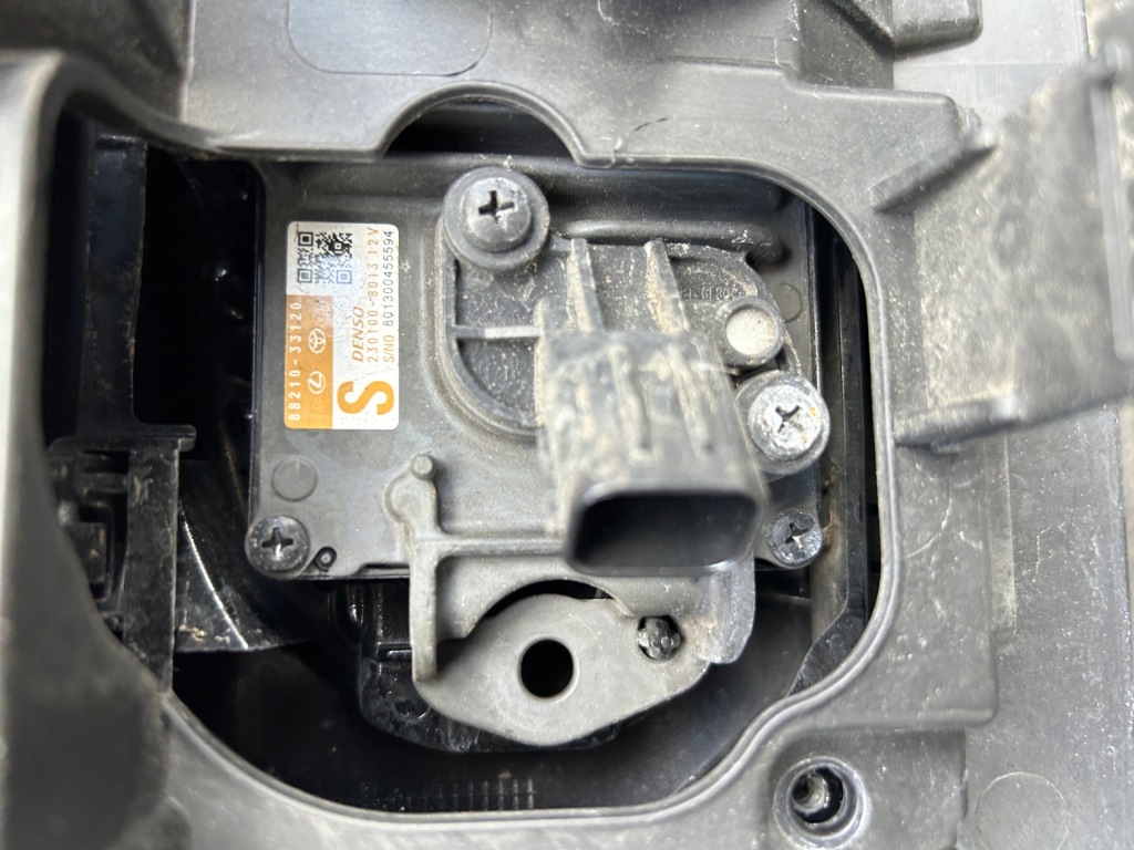 фото №13, Toyota corolla e21 lift hb бампер перед