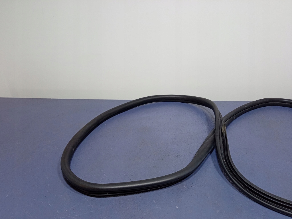 фото №2, Peugeot rifter berlingo iv прокладка дверь раздвижных левых задних