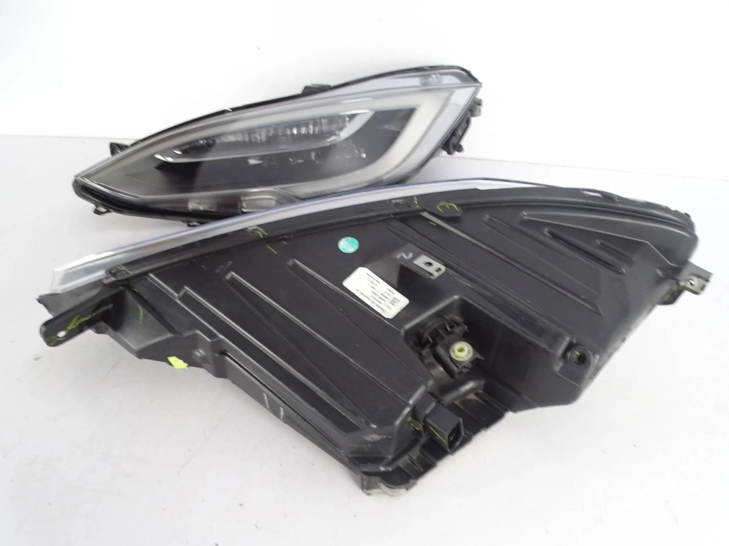 Фара перед передняя правый  tesla s рестайлинг  full led в Украине