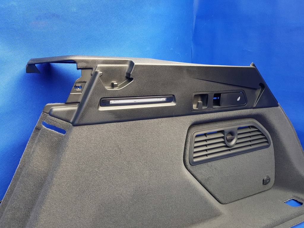 фото №11, Audi e-tron 55 quattro обшивка оббивка багажника права комплектна led