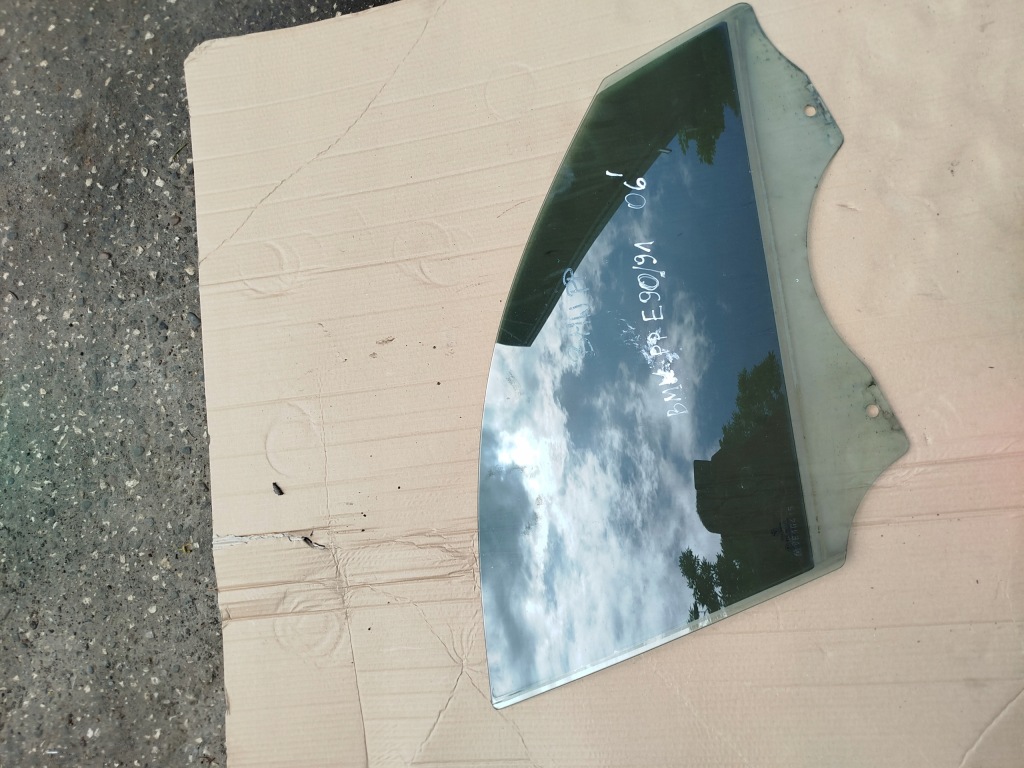 фото №1, Скло бічна двері правий перед bmw e90/91 06'