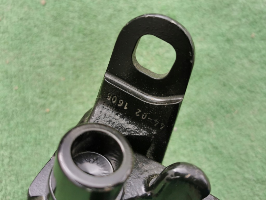 Tesla model x петля дверь задний  задних левых 1037844 Недорого