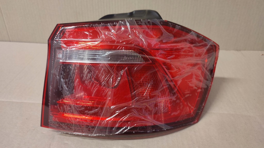 фото №1, Volkswagen golf vii sportsvan лампа правый задняя