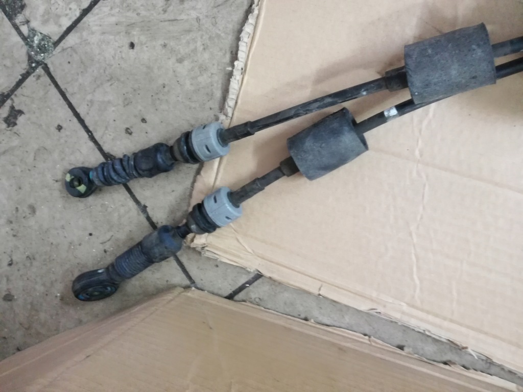 фото №4, Hyundai i30 ii 2012 - 2017 rok домкрат тросы ручка переключения передач 1.4b