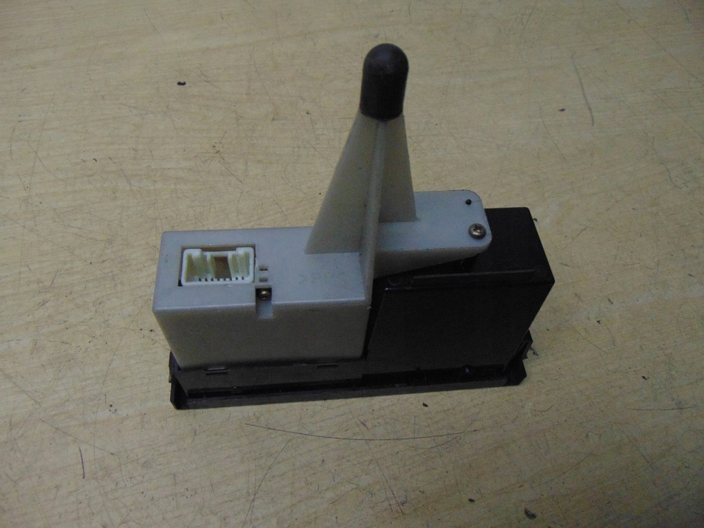 фото №5, Дисплей годинник mazda 323f