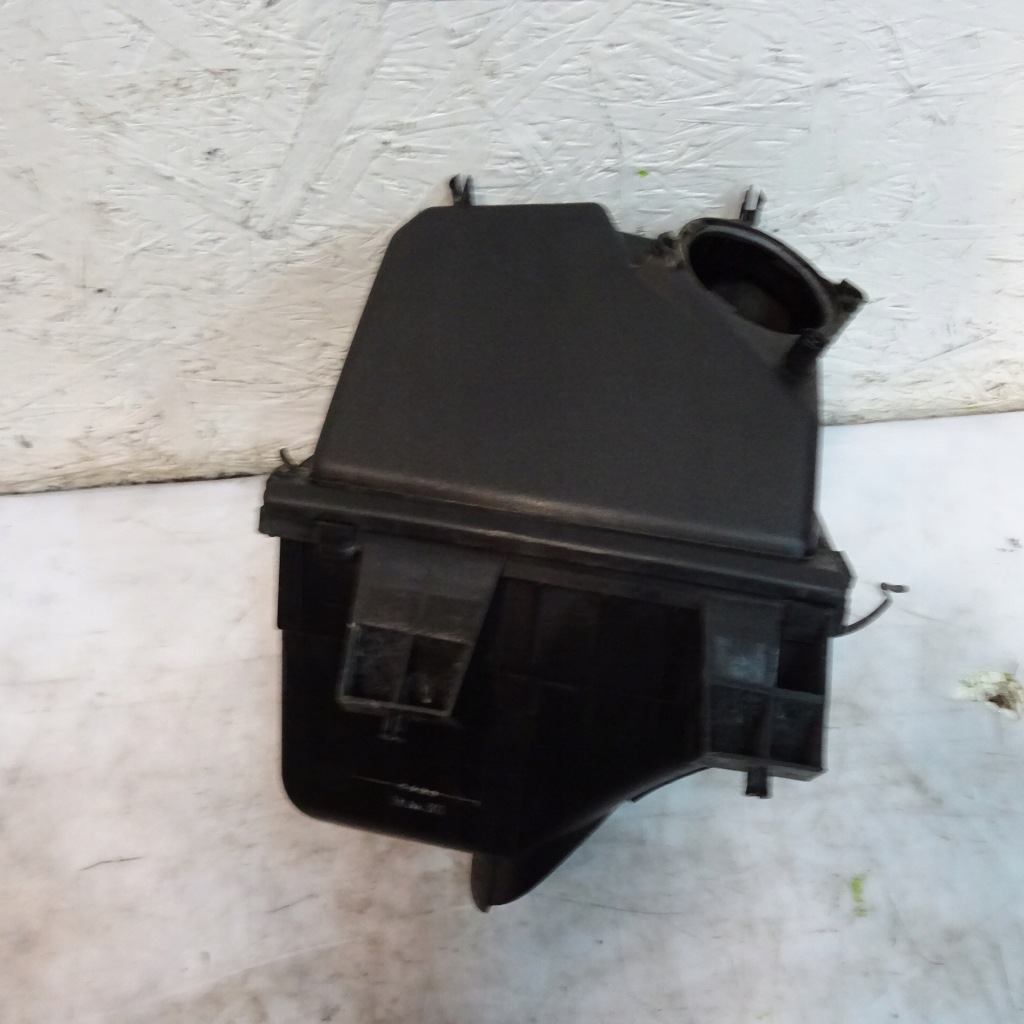 фото №1, Audi a6 c5 2.5d корпус фильтра воздуха 4b0133837