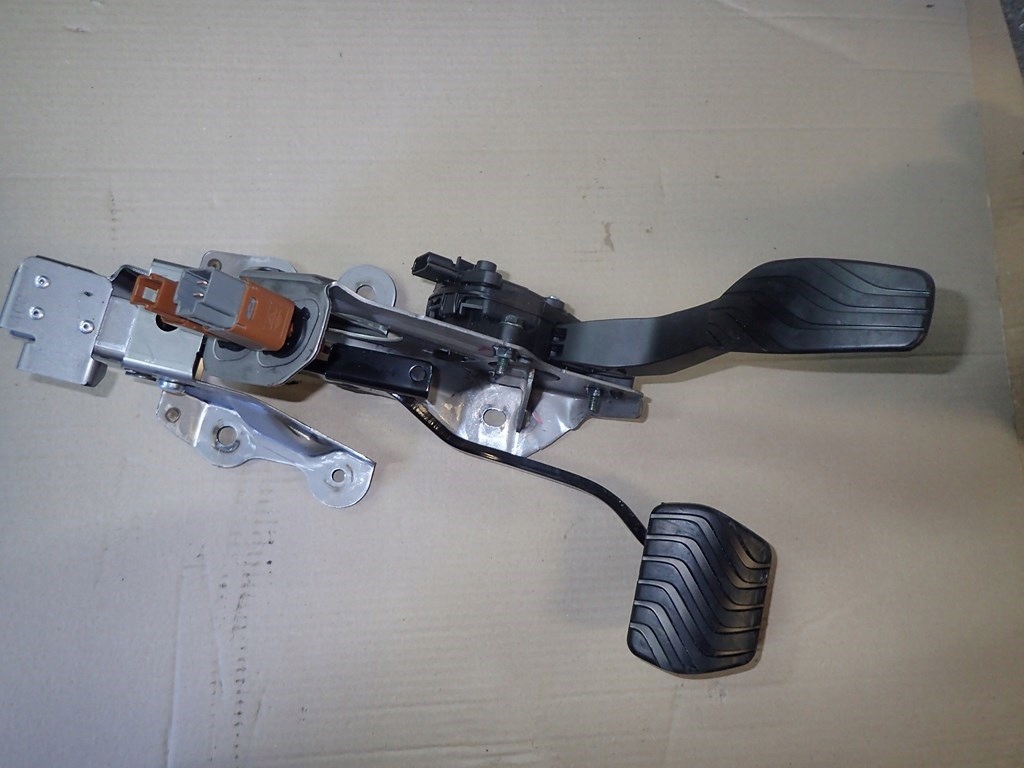 фото №1, Dw nissan x-trail педали газа тормоза автоматическая коробка передач