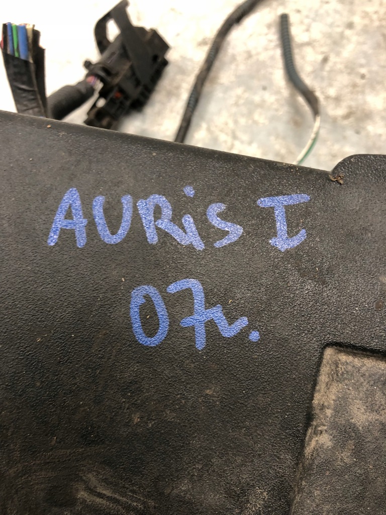 фото №6, Коробка предохранителей toyota auris i 82662-02190