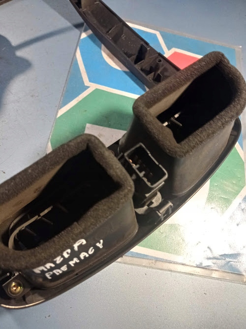 фото №4, Панель рамка корпус консоль решітка mazda premacy