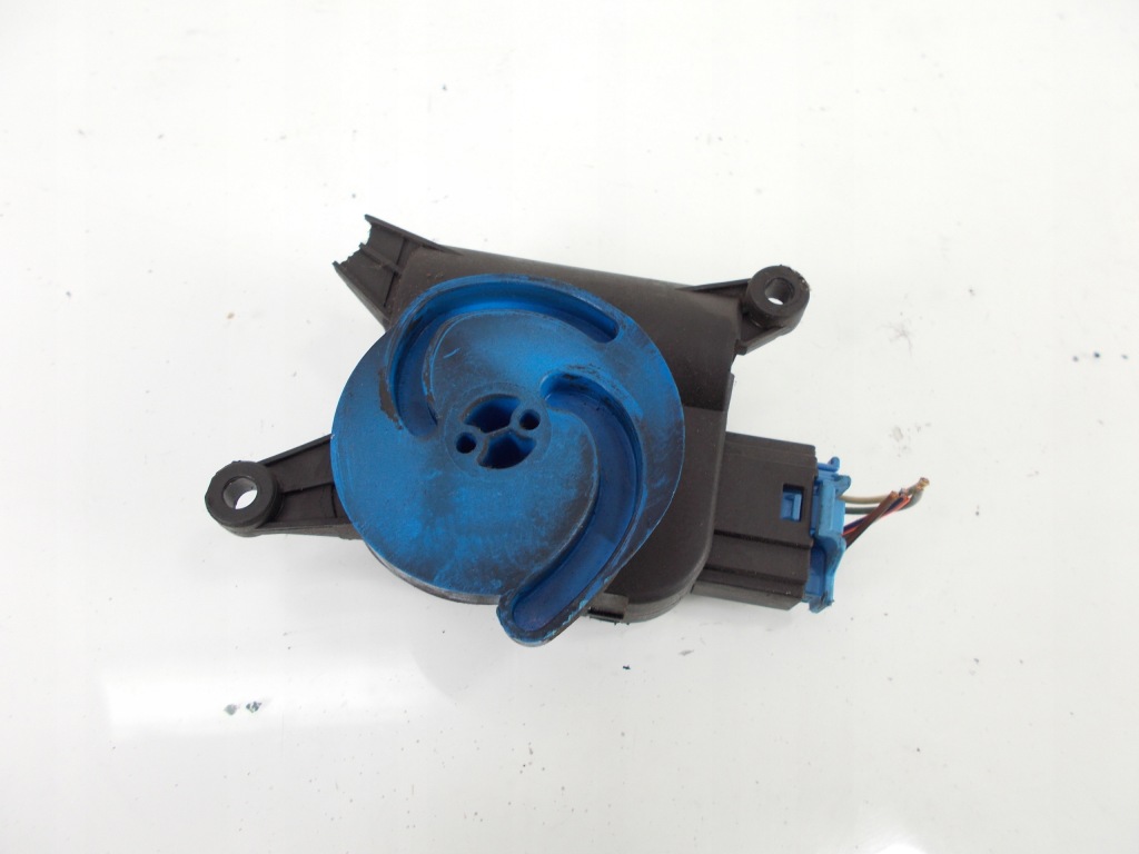 фото №1, Двигатель отопителя 8e1820511f audi a4 b6