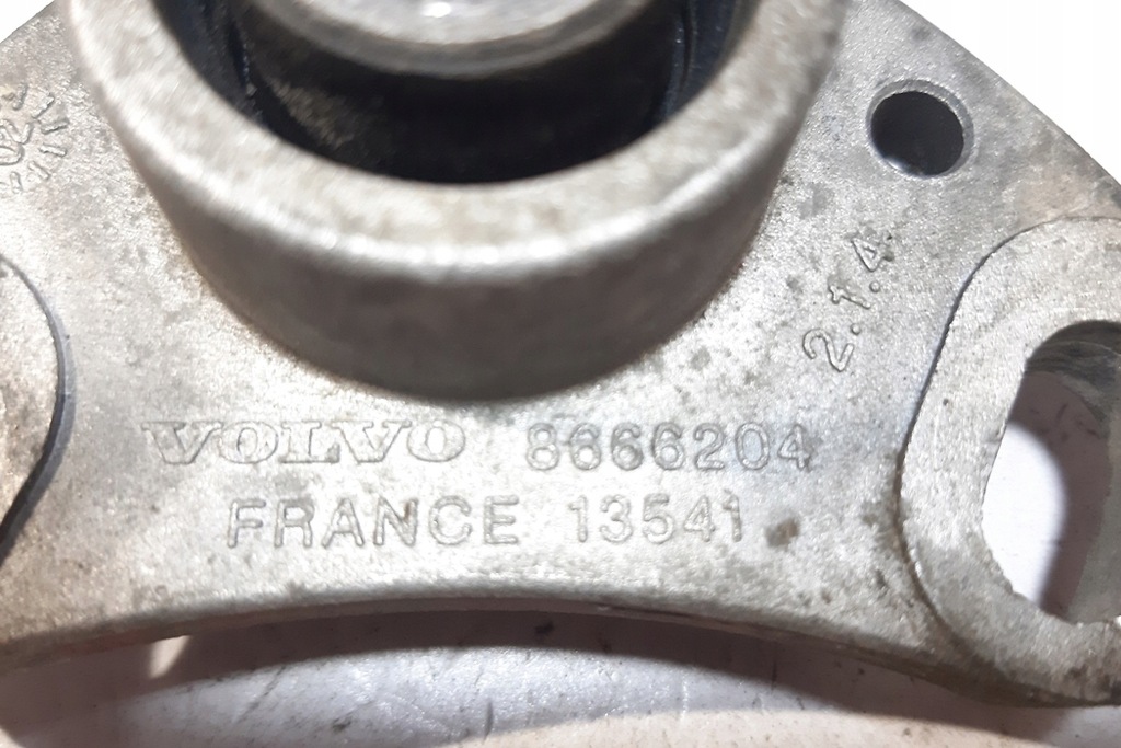 фото №6, Подушка двигуна права volvo v70 ii sw 8666204 2.4l бензиновий 103kw 2006