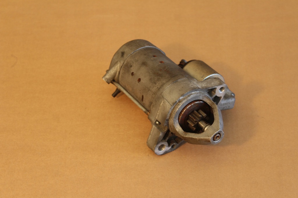 Купити Стартер audi vw 057911023e