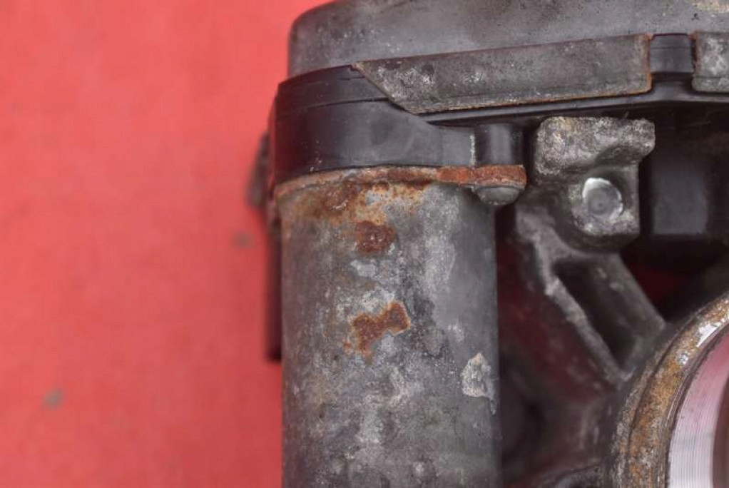 фото №8, Дроссельная заслонка 9687888280 citroen c5 ii x7 iii 2.2 hdi 170 km 08-17