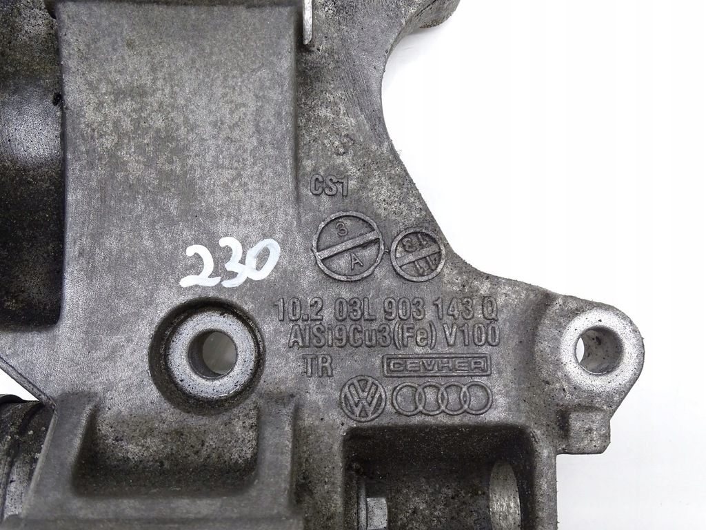 фото №12, Кронштейн кронштейн генератора vw scirocco iii 2.0 tdi