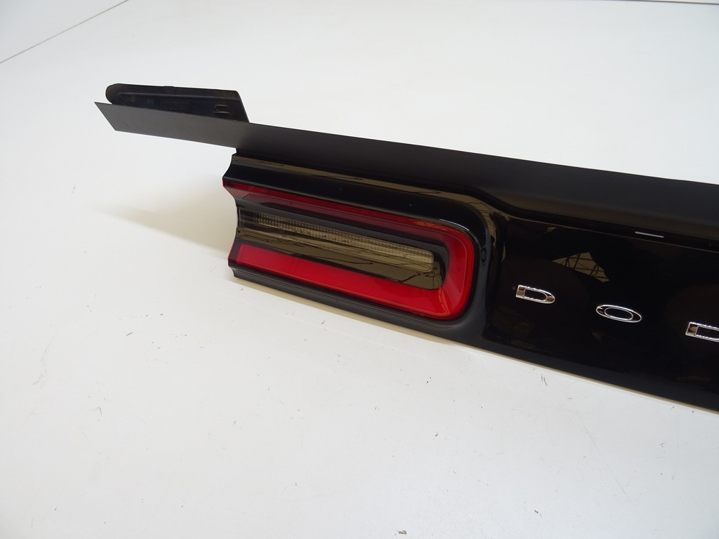 фото №8, 2015-2023 challenger лампа задняя задняя средняя оригинальная led 2020 rok