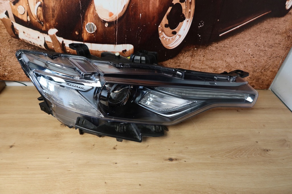 фото №15, Maserati levante bi-xenon некорректируемый левая lub правая полный лампа лампы