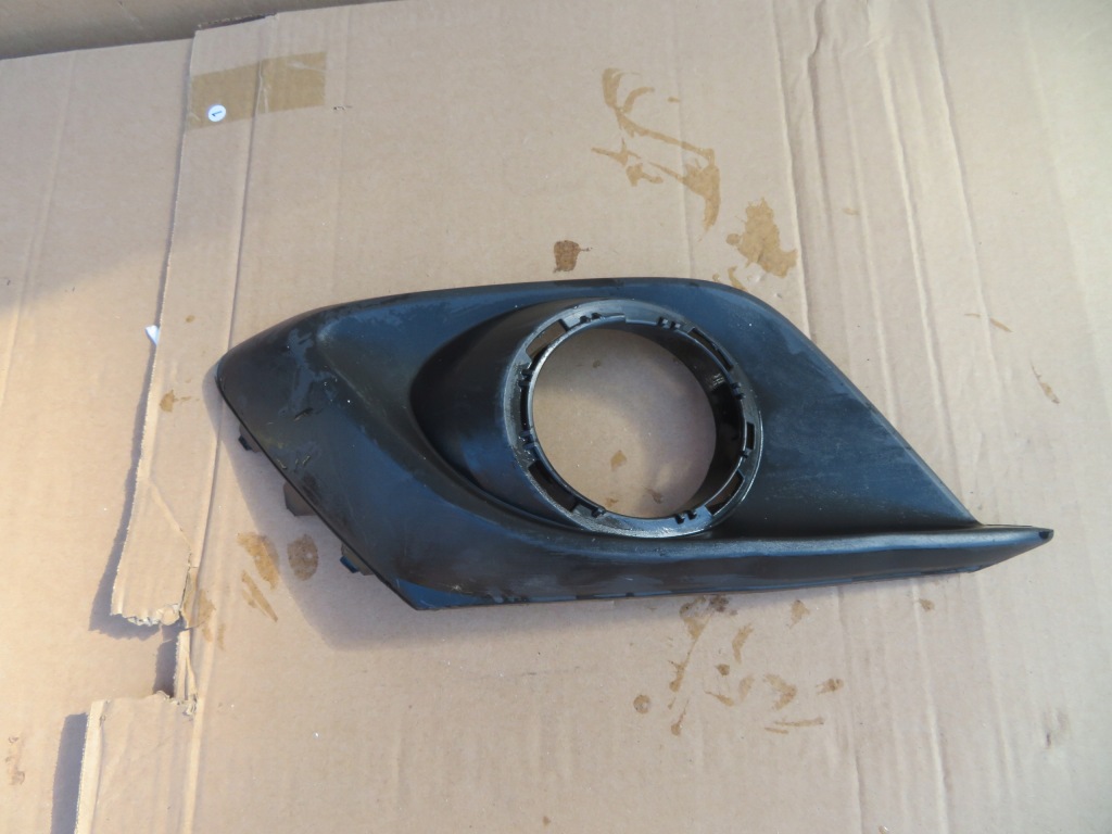 фото №1, Mazda 3 решётка противотуманной фары левая bje1-50c21