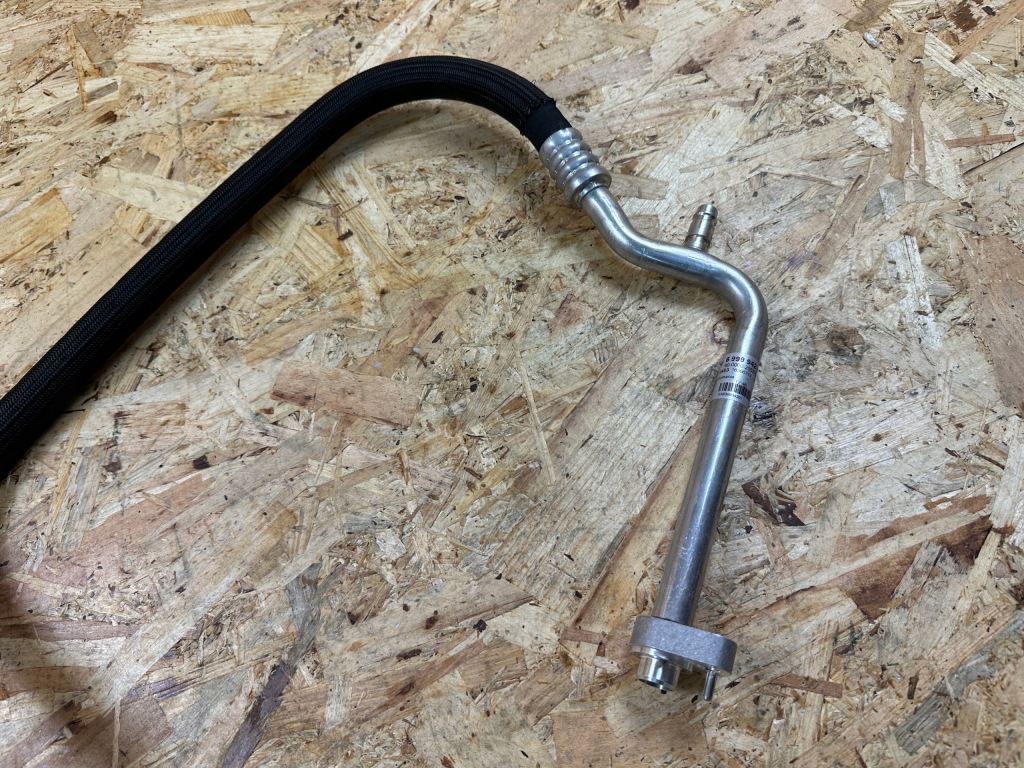 Пабтрубок  шланг труба кондиционера bmw f39 f40 f45 f46 f48 6999942 Недорого