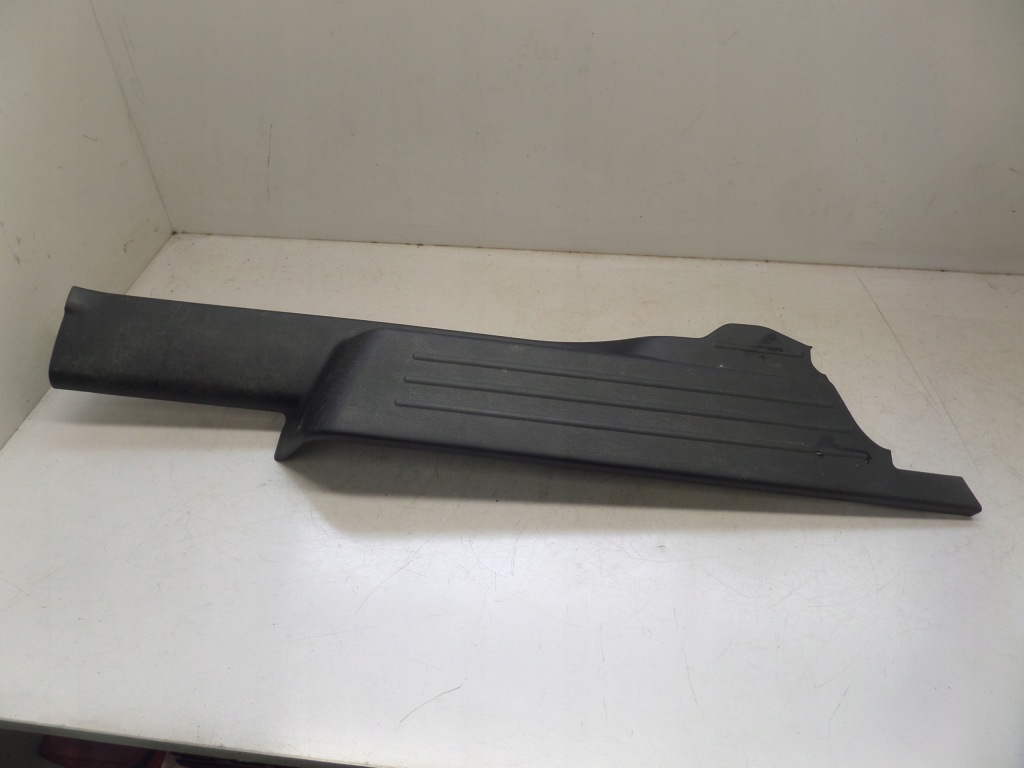 Накладка накладка порог правый  задняя mazda 5 05-10 Оригинал