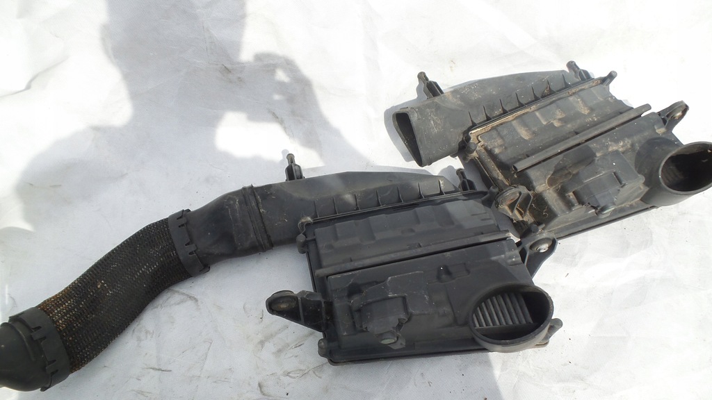 фото №1, Корпус фильтра воздуха mercedes 3.0 a6420901901